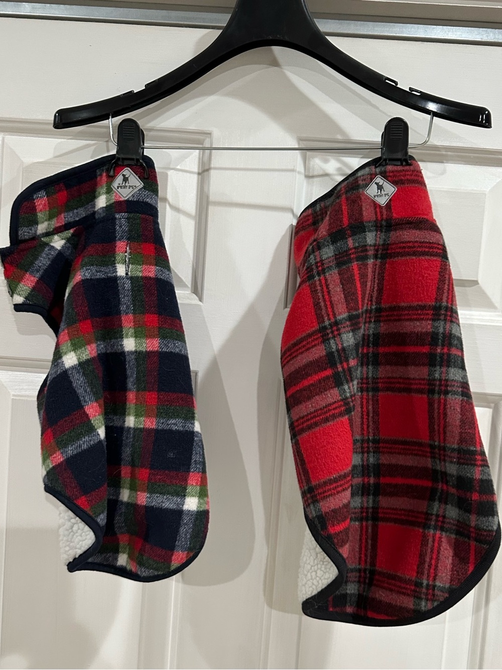 2 Worthy Dog Alpine Sherpa Dog Jackets
Red/Black Plaid
Navy/Red Plaid